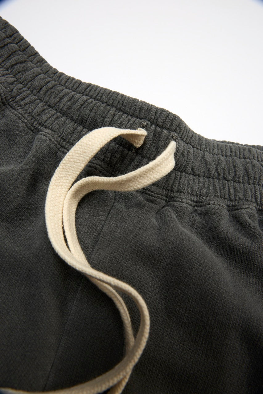 Twelve equal setup simple half pants