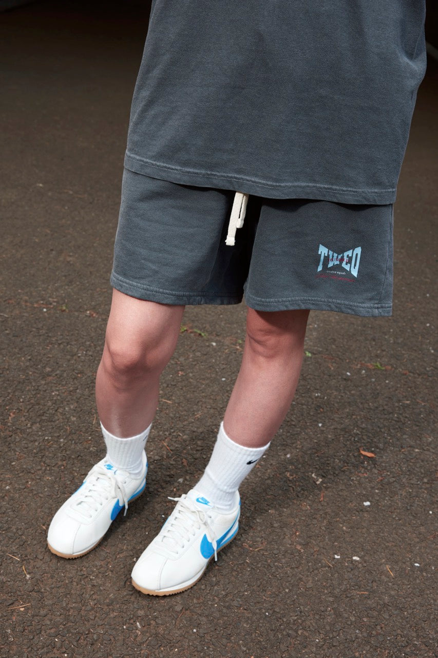 Twelve equal setup simple half pants